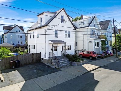 38 Adams Ave