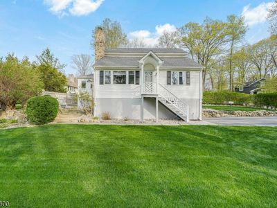 18 Cabot Ln