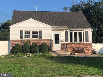 5 Cloverdale Rd