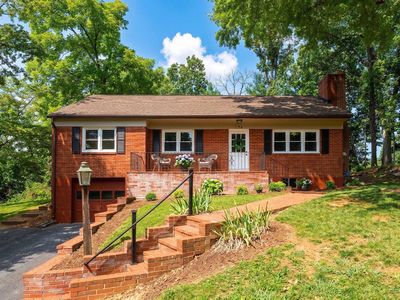 104 Greenwood Rd