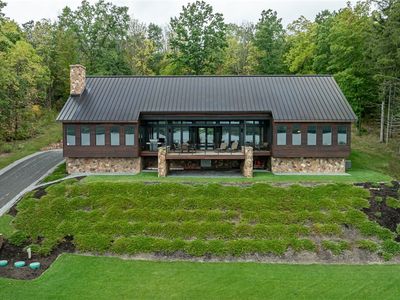 5864 Seneca Point Rd