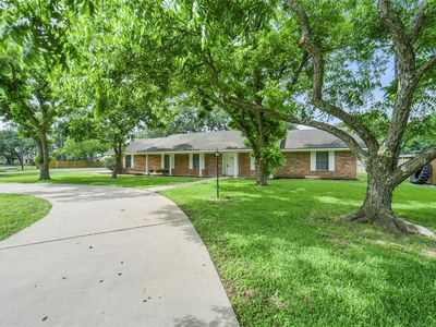 705 Darlene Ln