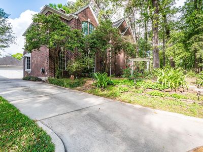 3810 Wildwood Valley Ct