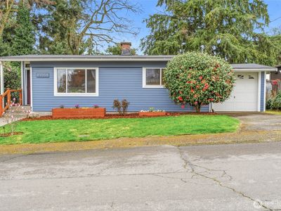 2300 NE 8th Place