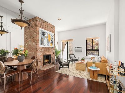 228 W 21st St #2