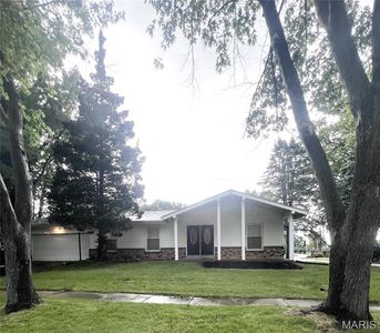 5891 Sir Edward Ln
