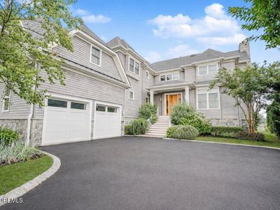 77 Waterman Avenue