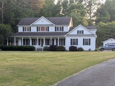 916 Saint Brides Rd W