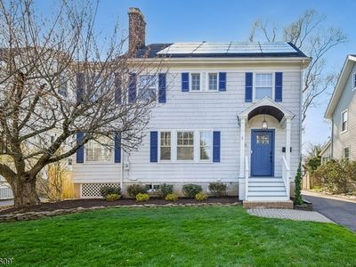 16 Fairview Ave