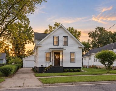 306 W Edgewater St