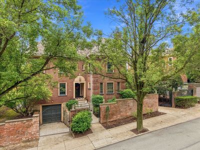 4342 Centre Ave