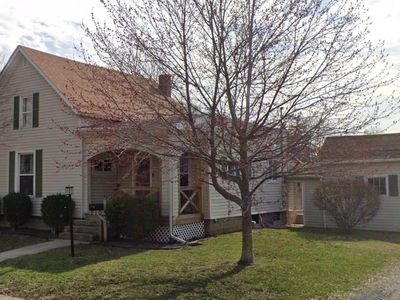 210 N Lawn Ave