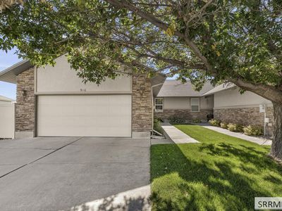 910 S Von Elm Dr