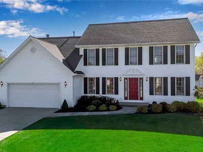 Property at 46 Ferndale Dr, Orchard Park, NY