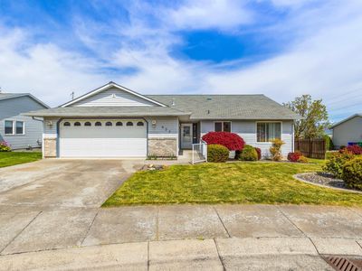 933 Cypress Ct