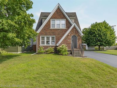 2222 Montroyal Ave