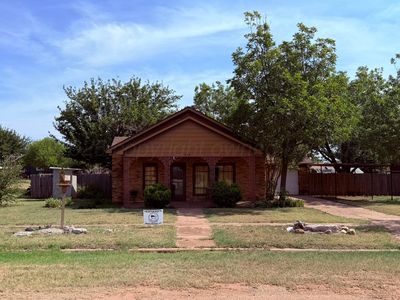 806 Childress Ave
