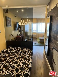 1255 N Harper Ave APT 15