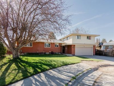 1569 Summit Cir