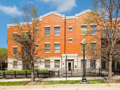 758 W 15th St APT 3A