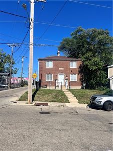 15 Ridge Ave