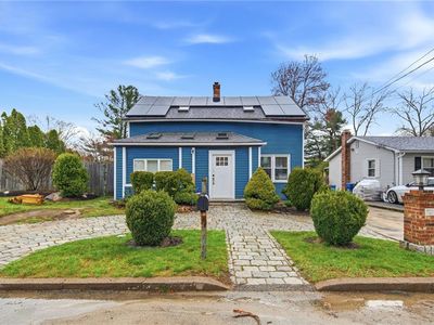 15 Versailles St