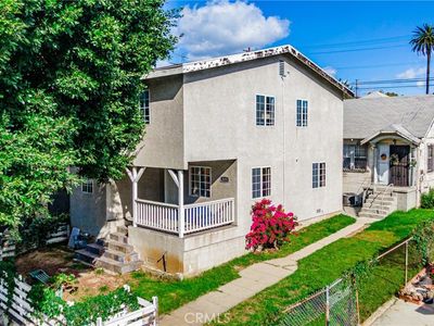 3135 E Cesar E Chavez Ave