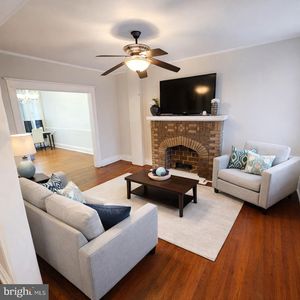 658 Dumbarton Ave