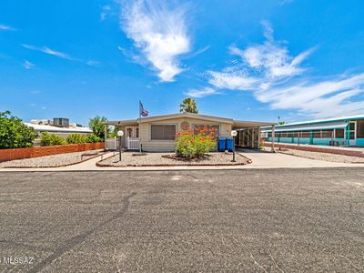 145 W Mora Dr