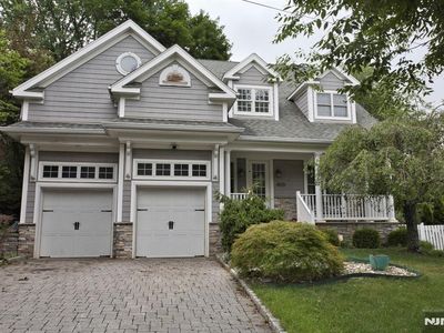 20 Wayne Ave