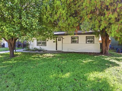 5885 Tracyne Dr