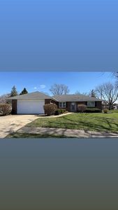 690 E Vicksburg Ct