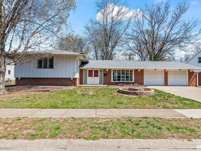 100 Andover Dr