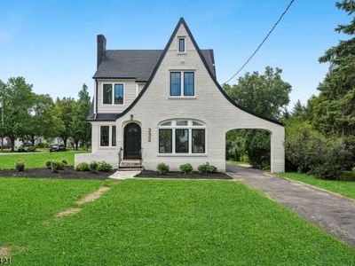332 Meadowbrook Ave