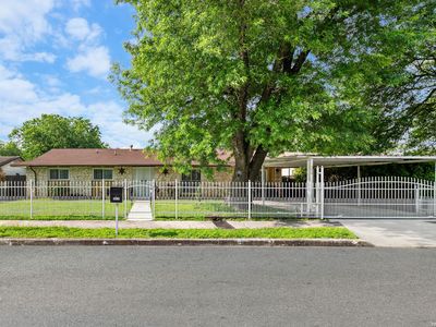 5826 Castle Brook Dr