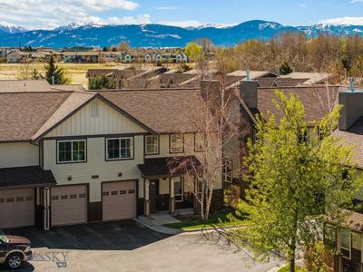 2942 Warbler Way APT D