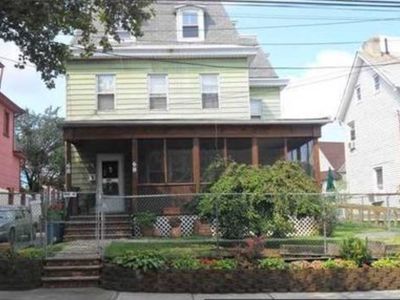 68 Taylor St