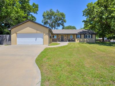 1621 Lariat Dr