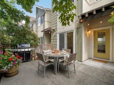 93 Sky Ridge Rd NW