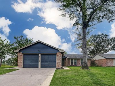 11403 Bonaparte Dr