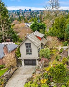 6021 Princeton Avenue NE