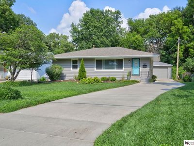 1327 Main St