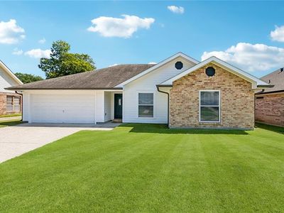 Property at 353 Rosedale Dr, Destrehan, LA