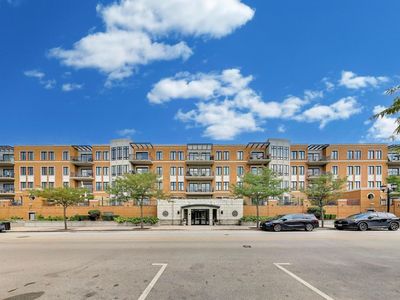135 S York St Unit 520