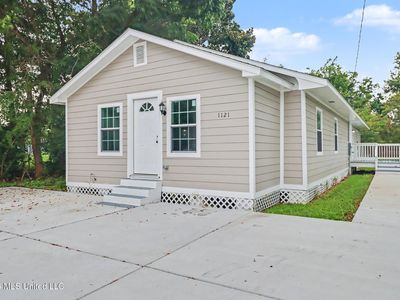 1121 43rd Ave