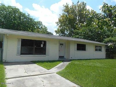1225 Edward Ct