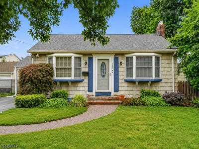 135 Rosewood Ter