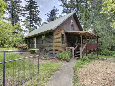 532 NE Curtis Dr