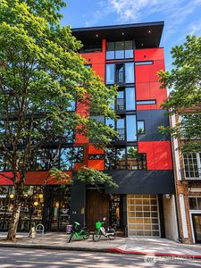 1111 E Pike Street #303