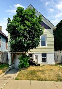 2116 S 13th STREET